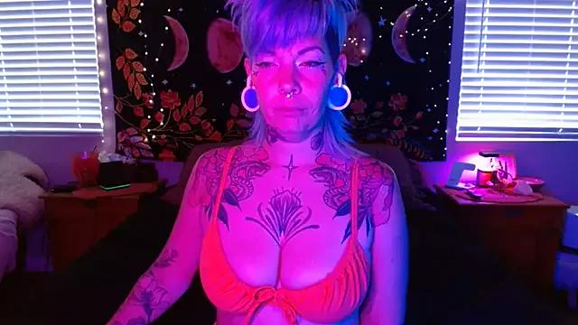 Entertain your itch for girls livestreamers with our collection of stunning models, skilled in the art of temptation and delight.