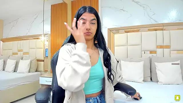 eva_roseee from StripChat is Freechat