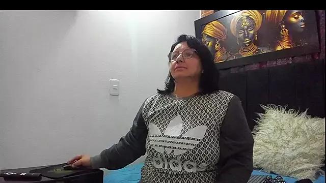 Evaaross_2345 from StripChat is Freechat