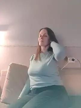 Evelina_cute from StripChat