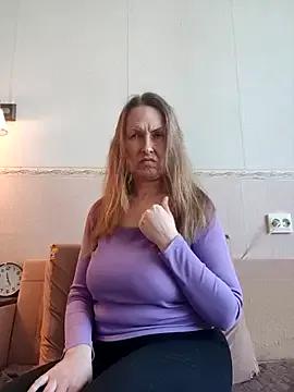 Evelina_cute from StripChat