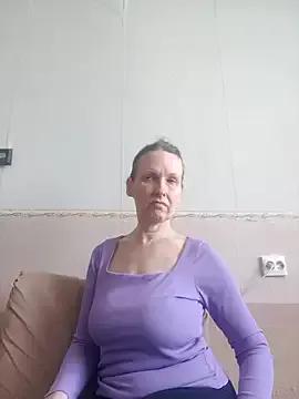 Evelina_cute from StripChat