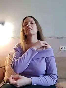 Evelina_cute from StripChat