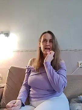 Evelina_cute from StripChat