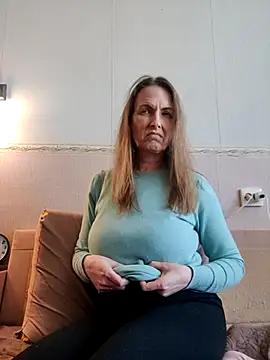 Evelina_cute from StripChat