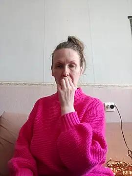 Evelina_cute from StripChat