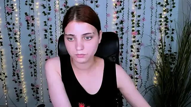evelyn_muse from StripChat is Freechat