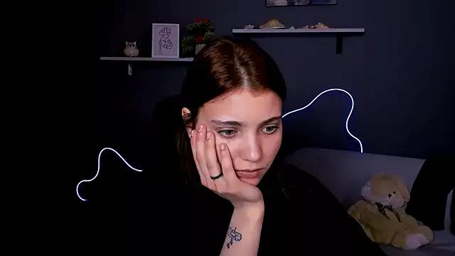 evelyn_muse from StripChat is Freechat