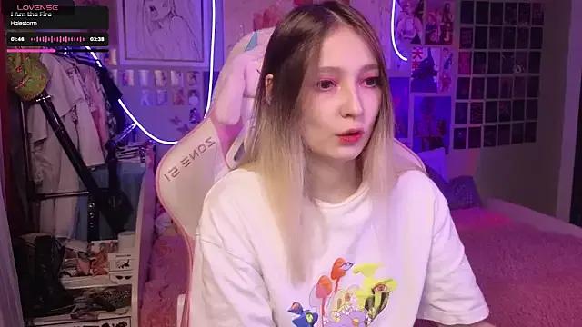 evierosen from StripChat is Freechat