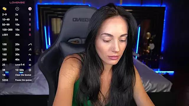 EviLune from StripChat is Freechat