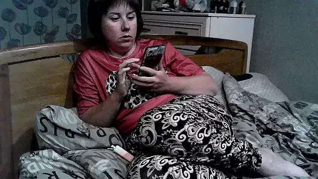 explored_romantic from StripChat is Freechat