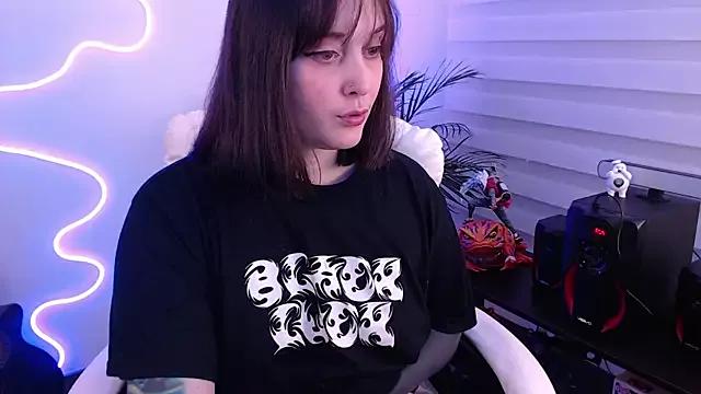 FallenAngel- from StripChat is Freechat