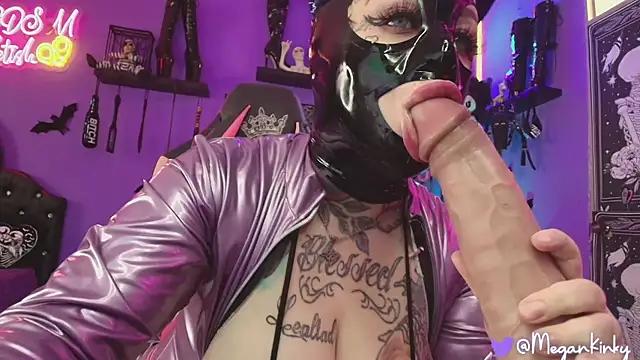 Entertain your itch for girls livestreamers with our collection of stunning models, skilled in the art of temptation and delight.