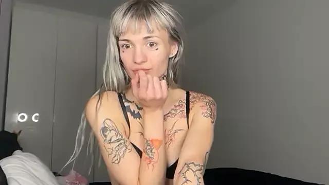 FluffySlutt from StripChat is Freechat