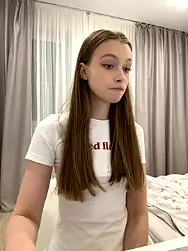 FriendlyFire_18 from StripChat is Freechat