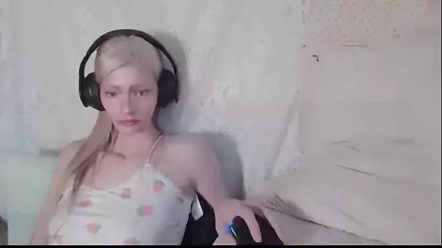 gabbyonline from StripChat is Freechat