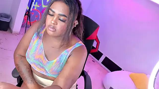 GEANNAROSE from StripChat is Freechat