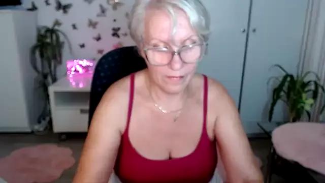 Ghertrude52 from StripChat is Freechat