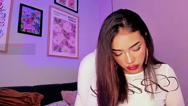 Giovanna_oliveira from StripChat is Freechat