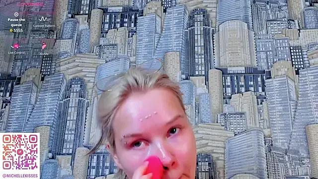 girlllsooft from StripChat is Freechat