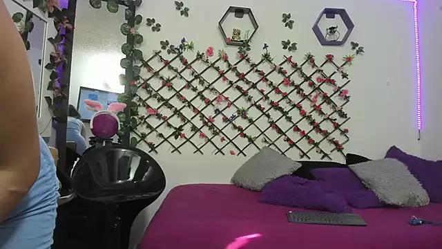 girls_secreet from StripChat is Freechat