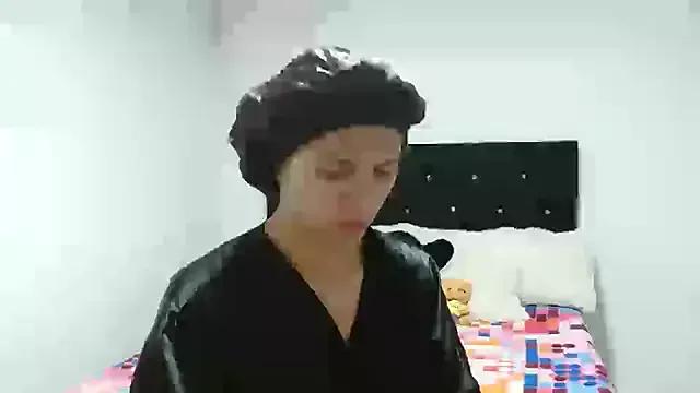 giuliana_andrade from StripChat is Freechat