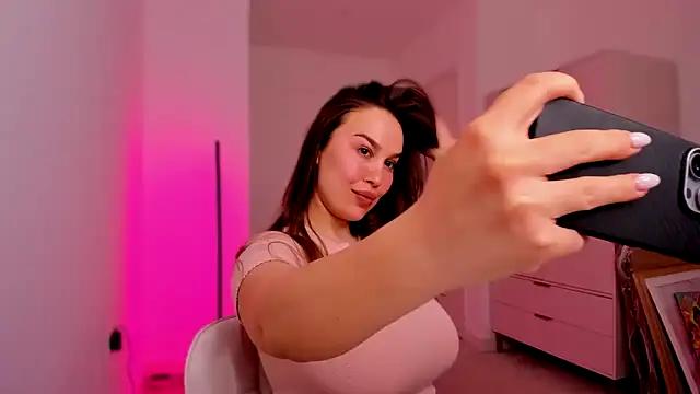 GoddessRoxana from StripChat is Freechat