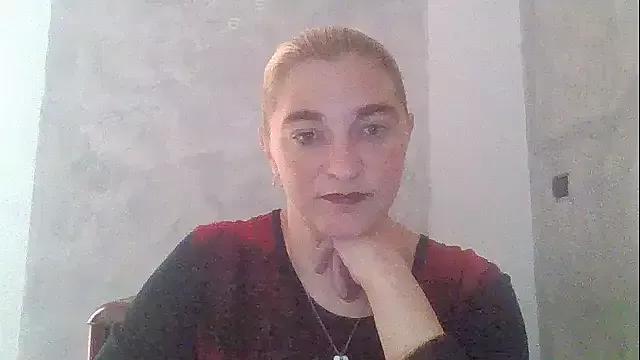 GoldenAngelMilf from StripChat is Freechat