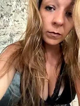 Photos of GoodWifeLillyy from StripChat is Private