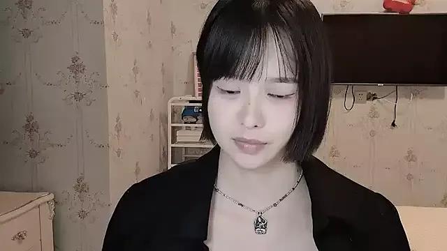 hanhans- from StripChat is Freechat