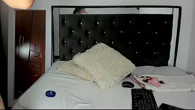 hanna_Co from StripChat is Freechat