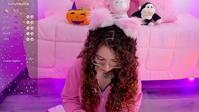 hannacutegod from StripChat is Freechat