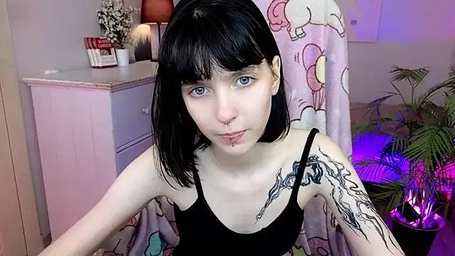 HazelTompson from StripChat is Freechat