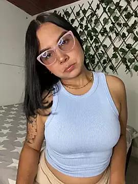 HeillyStone from StripChat is Freechat