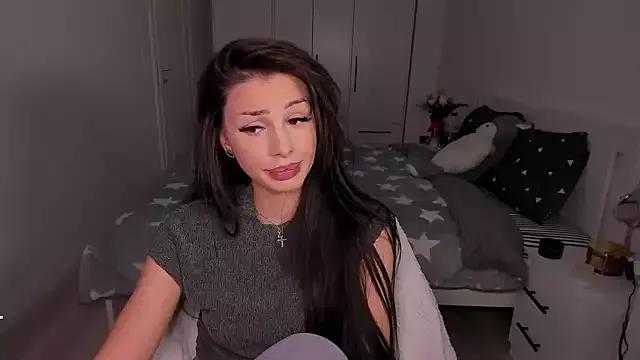 HelenShawn from StripChat is Freechat
