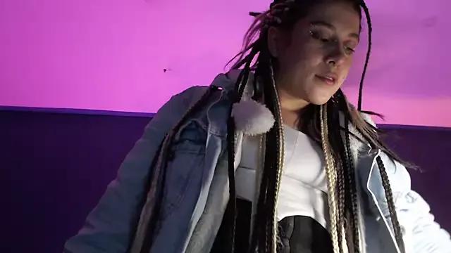 Hellen_dumont from StripChat is Freechat