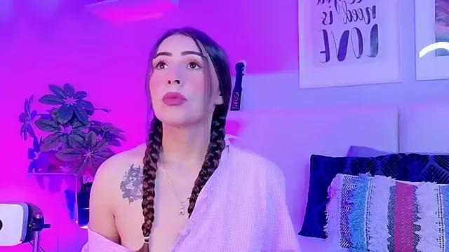 Heraa_Piett from StripChat is Freechat