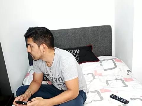 Hetero18Cum from StripChat