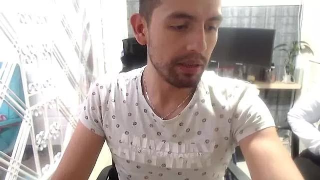 Hetero18Cum from StripChat