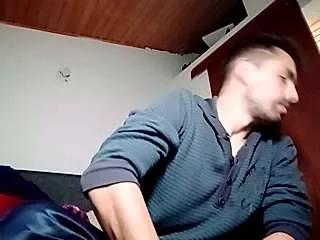 Hetero18Cum from StripChat