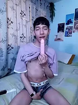 heyy_noah11 from StripChat is Freechat
