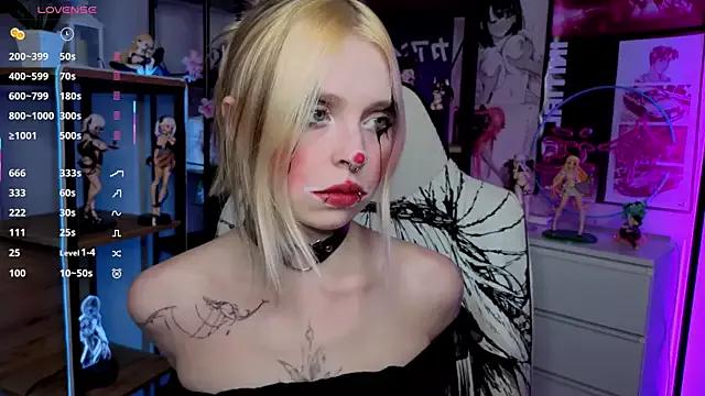 HildaEvatt from StripChat is Freechat