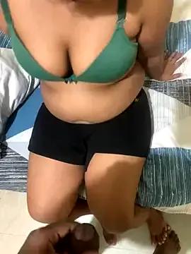 Photos of HoneyedPortal from StripChat is Freechat