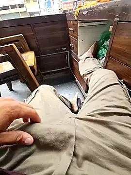 Hornyblackdickguy from StripChat is Freechat