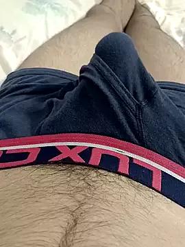 Hornyucum4me from StripChat is Freechat
