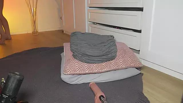 Entertain your itch for girls livestreamers with our collection of stunning models, skilled in the art of temptation and delight.