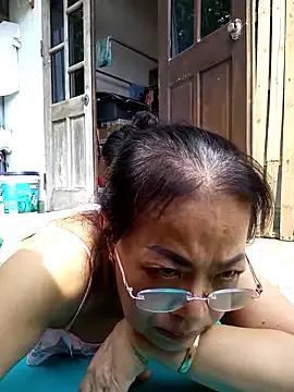 Hotestlove from StripChat is Freechat
