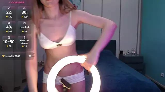 HotWillow from StripChat is Freechat