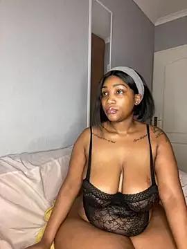 HugeMassiveBooty from StripChat is Freechat