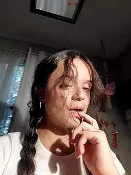Hunnyxbunny from StripChat is Freechat